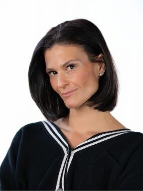 Meet your Posher, Elissa